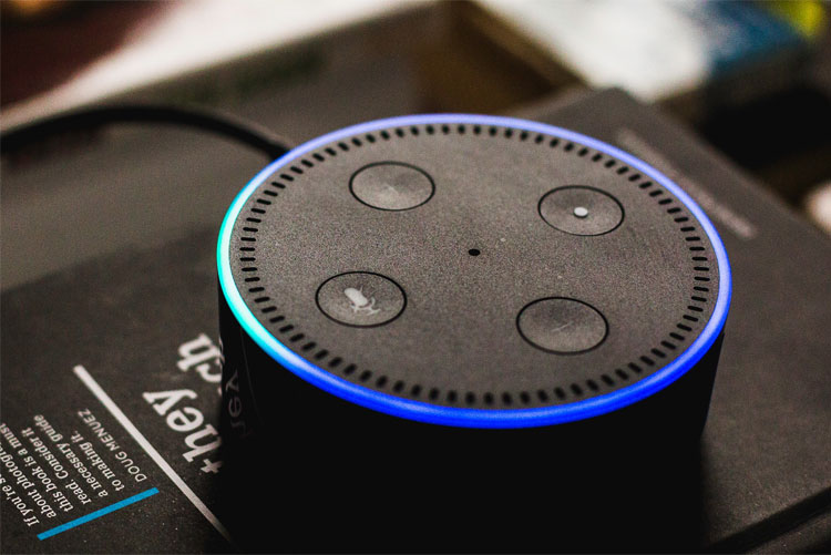 Домашний помощник Amazon Echo Dot