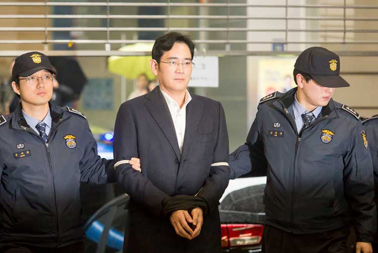 Глава Samsung получил пять лет тюремного срока
