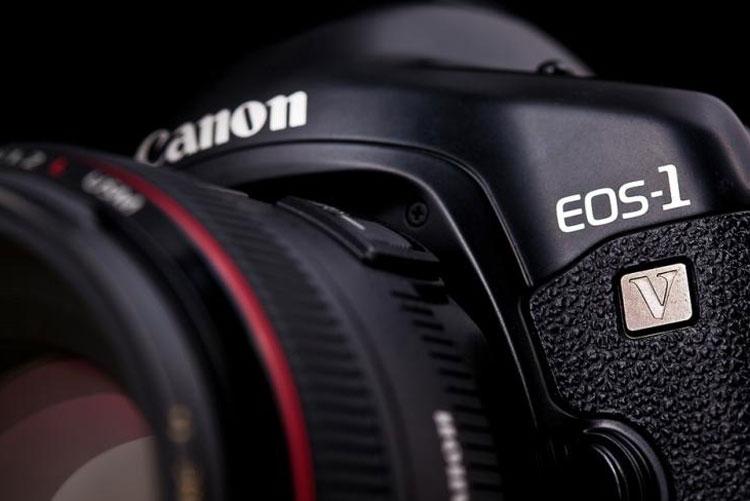 Фотокамера Canon EOS-1v